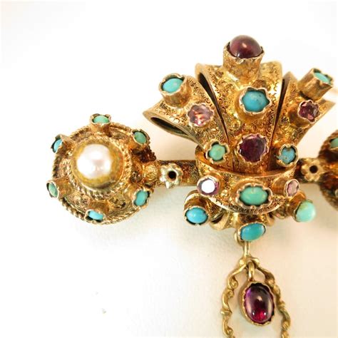 The Baroque Brooches 